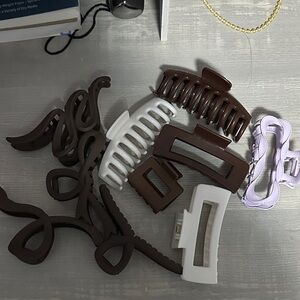 Assorted Hair Clips in Brown and White
